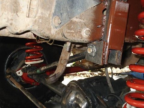 1995 Ford Bronco - Trac arm mount installed