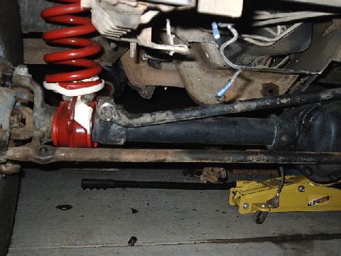 1995 Ford Bronco - Used the stock mounting position on the axle for now, later I will make a new one once I get a new trac bar