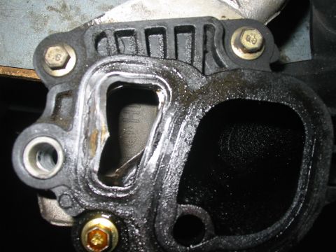 2003 Ford Crown Victoria - here you can clearly see the cracks on the left hand side of the coolant passage.