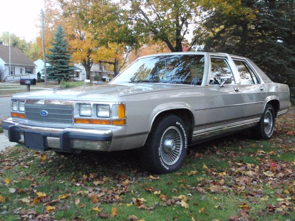 1990 Ford Crown Victoria LTD