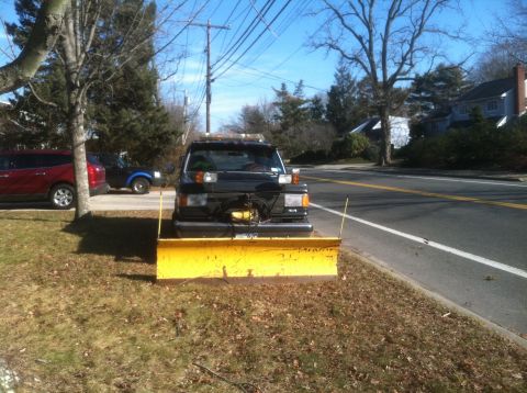 1989 Ford Bronco - This 1989 Ford Bronco is equipped with a front-mounted snow plow.