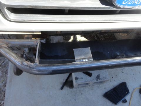 1990 Ford Bronco - Pic of light tab and 1/4" plate for triangulation
