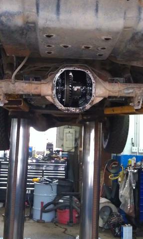 1995 Ford Bronco - Replacing the pinion and carrier bearings and seals.