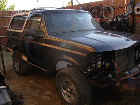 1983 Ford Bronco - It's starting to look like a Bronco again!