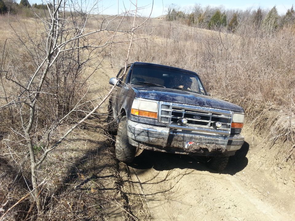 1995 Ford Bronco 3q-front view off-road