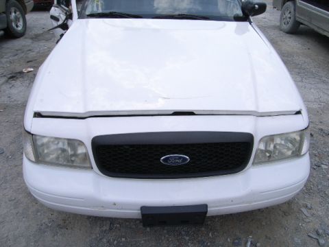 2003 Ford Crown Victoria photo