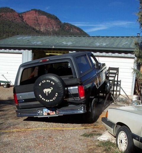 1996 Ford Bronco - We decided to get some ramp poser shots before my SAS is complete. As you can see this is pathetic. I have open/open diffs, 31's, and no sw…