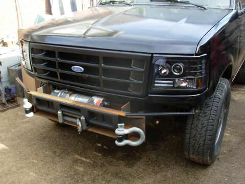 1983 Ford Bronco - With this new black grille, the exterior body is practically complete. F6TZ-8200-AAA Grille argent F4TZ-8200-A Grille chrome F4TZ-8200-APTM…