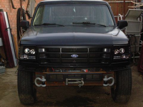 1983 Ford Bronco - With this new black grille, the exterior body is practically complete. F6TZ-8200-AAA Grille argent F4TZ-8200-A Grille chrome F4TZ-8200-APTM…