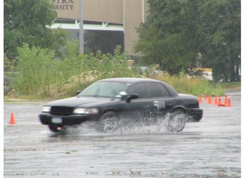 2005 Ford Crown Victoria photo