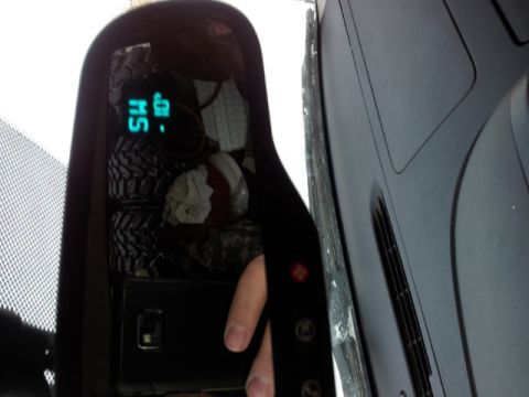 2008 GMC Sierra 3500 - The digital display in the rearview mirror shows 'SH' and '15'.