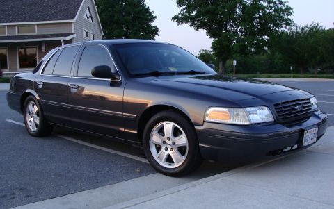 2004 Ford Crown Victoria