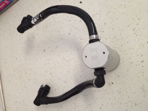 2013 Ford Mustang - This is an oil catch can with hoses, not a 2013 Ford Mustang.