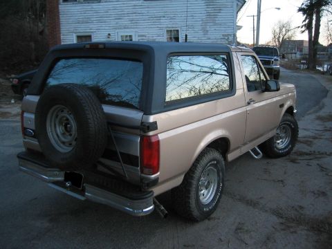 1996 Ford Bronco - I whsh that Superduty in the back was mine also!