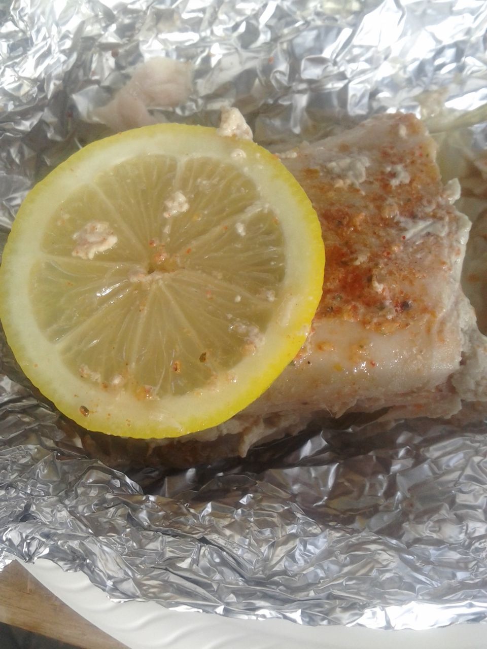Fish with lemon and foil, Supermotors.net logo