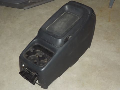 1981 Ford Bronco - Console from a 99 Silverado.