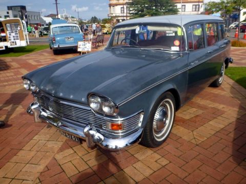 1969 MINI Cooper - This station wagon does not match the 1969 MINI Cooper claim.