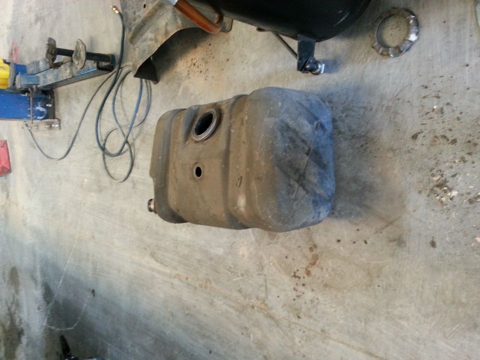 Fuel tank on concrete floor