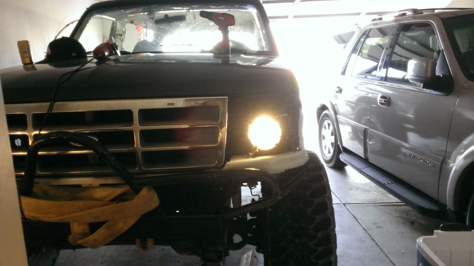 1994 Ford Bronco front view with auxiliary light and aftermarket bumper