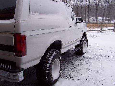 1994 Ford Bronco - Before we left - Snow that night