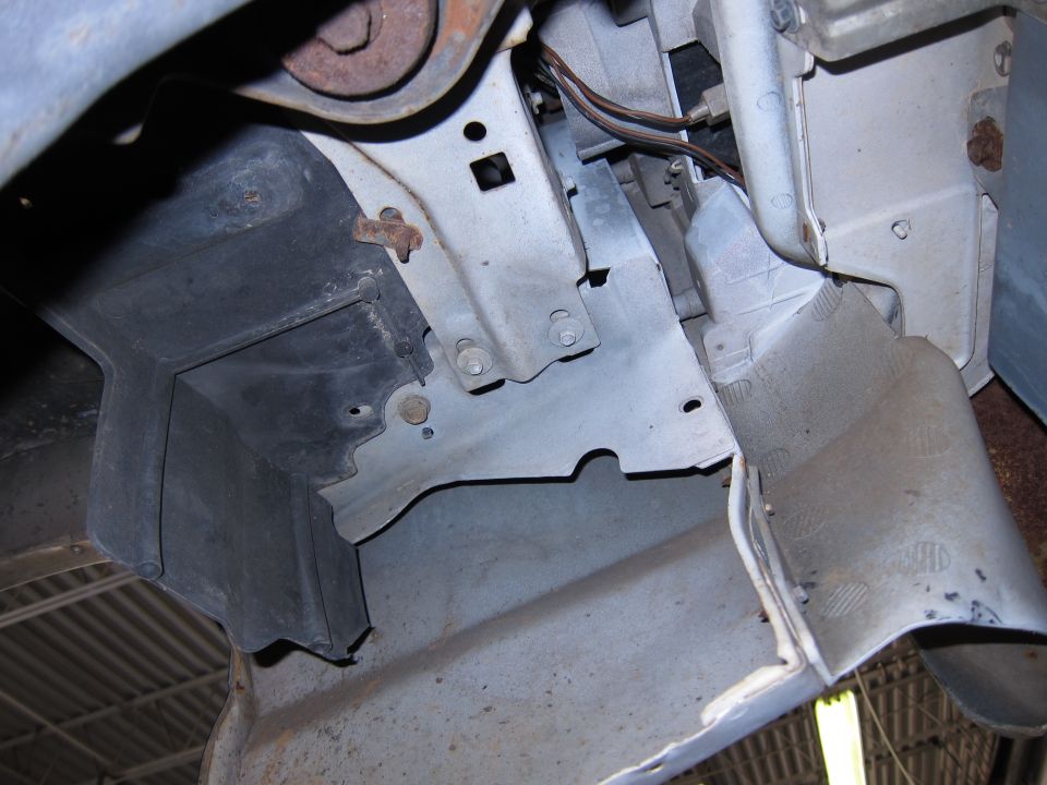 Front bumper bracket and wiring