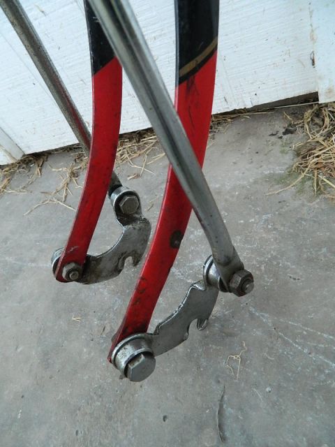 1994 Ford Bronco - Detail of bicycle frame dropouts, showing the connection points for the rear wheel axle.