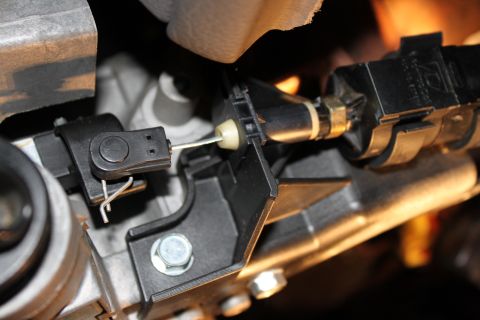 2007 Ford Crown Victoria - 6w1z-3f719-a mounted in place with the retainer pin, very important, pin must be used.