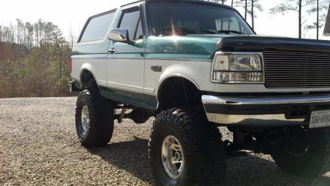 1996 Ford Bronco photo
