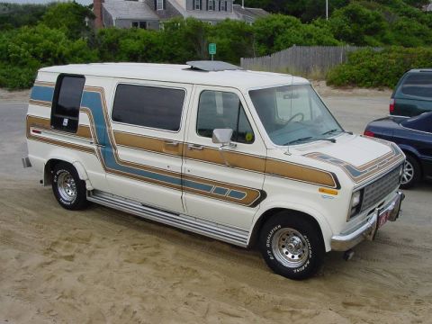 1981 Ford E150 - It doesn't look too bad for 22 years old