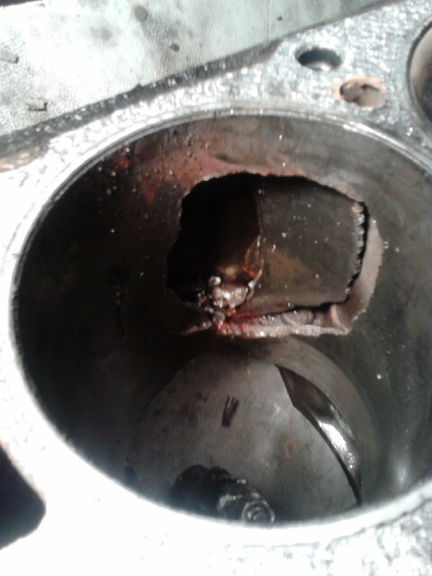 1988 Ford Bronco - cylinder 8. broke though the water jacket. no wonder why the engine oil was full of water