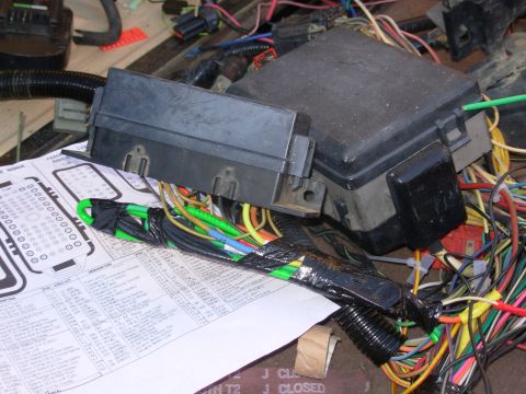 1983 Ford Bronco - The E-fan system runs off the previously-unused Fuse K, and involves 3 relays: low speed (controlled by a dash switch & a low-temp switch),…