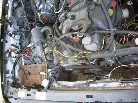 1983 Ford Bronco - The yellow wire is temporary power from the aux. battery cable to the frame harness for the t/g window.