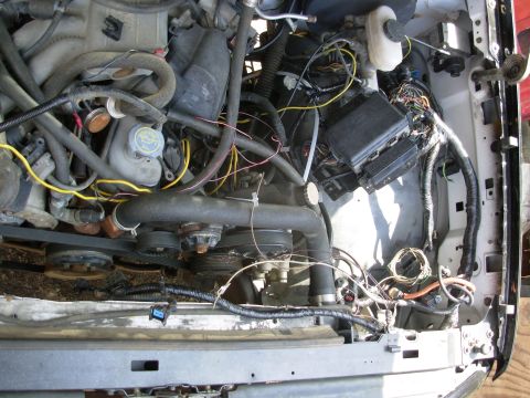 1983 Ford Bronco - The yellow wire is temporary power from the aux. battery cable to the frame harness for the t/g window.