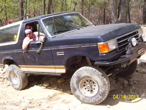 1990 Ford Bronco - This Ford Bronco appears to be from the late 1980s, not a 1990 model, based on its body style and grille.