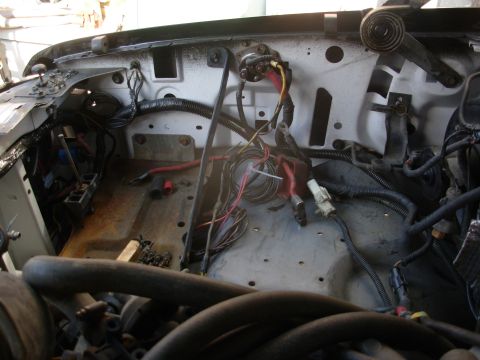 1983 Ford Bronco - This side of the harness almost looks stock for the moment. But the extra rings & wires on the body ground (G201) are a clue that it's modi…