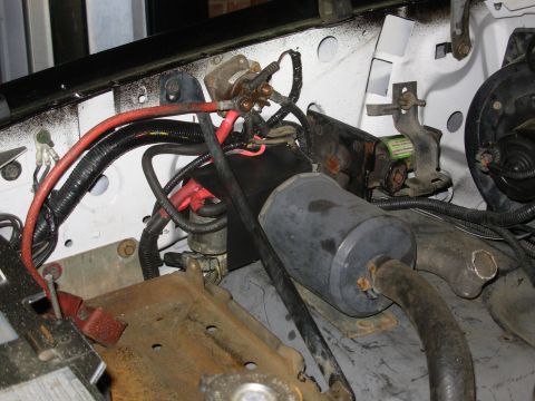 1983 Ford Bronco - The aux.batt. relays are under the plastic shield, which should prevent shorting on the heavy posts. The smog pump filter was moved about 1…