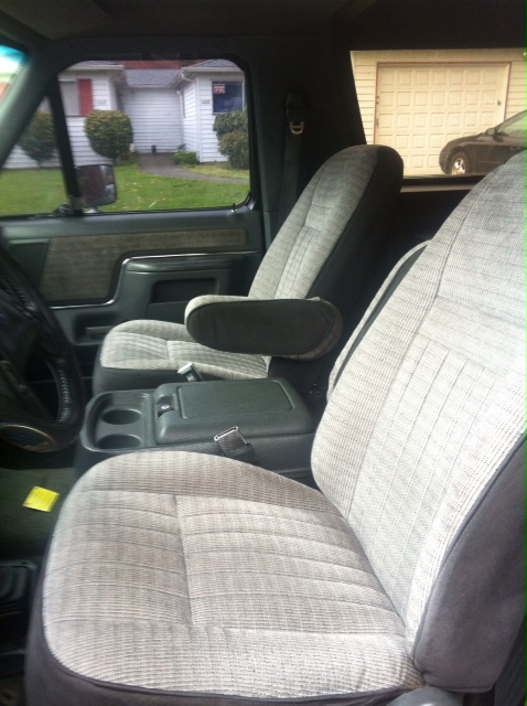 1992 Ford F-150 - What I traded the bench seat for. From a 1989 Bronco.
