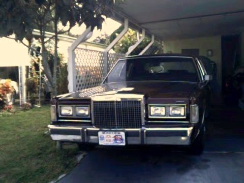 1985 Lincoln Town Car photo
