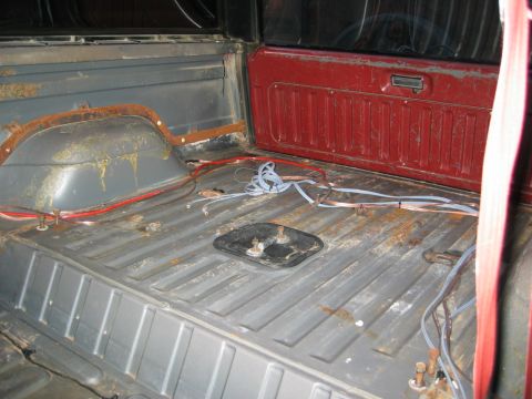 1986 Ford Bronco - rear area se all the srfice rust