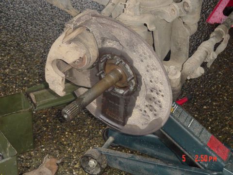 1987 Ford Bronco - spindle FINALLY off