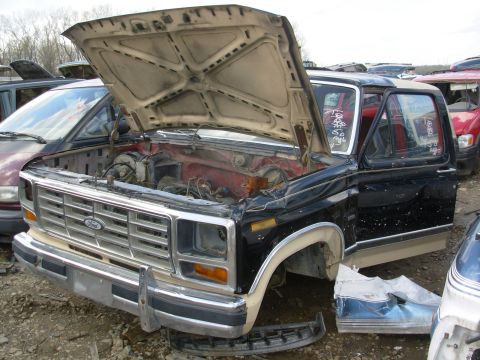 1983 Ford Bronco - 86 Bronco repainted from red to black Eddie Bauer