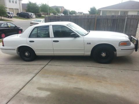 1999 Ford Crown Victoria photo