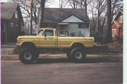 1979 Ford Bronco - 79 f250 17" springs,2" body,44 boggers,12" wide rims400,4spd,