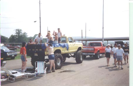 1979 Ford Bronco - Bloomsburg 93,Bed full of water and havin a blast