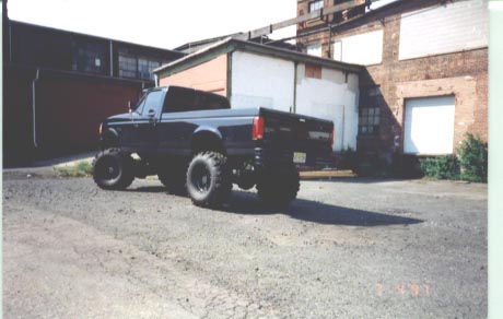 1979 Ford Bronco - 460,5spd,4:10sblacked out bumpers and grill