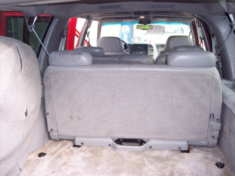 1999 Chevrolet Suburban photo