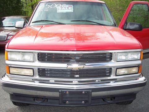 1999 Chevrolet Suburban photo