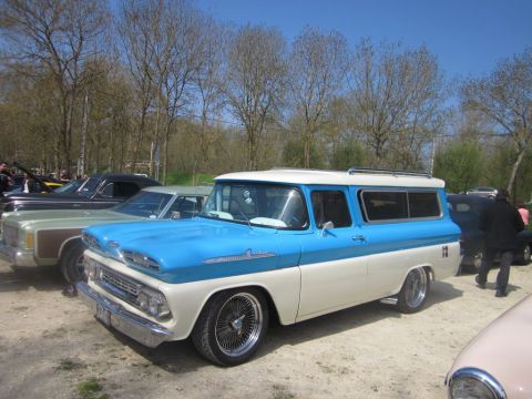 1991 Ford LTD Crown Victoria - Two-tone 1959 Chevrolet Suburban with chrome wire wheels and roof rack.