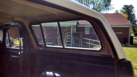 1979 Ford Bronco - The body style suggests a 1978 model year for this SUV, not a 1979 Ford Bronco.