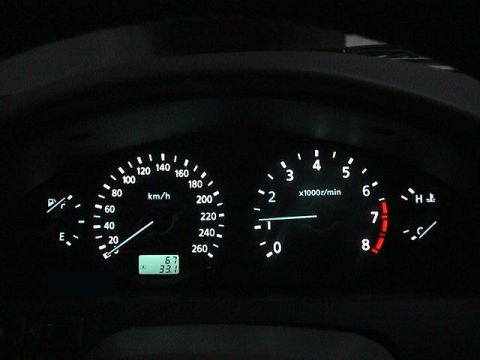 2004 Nissan Maxima photo